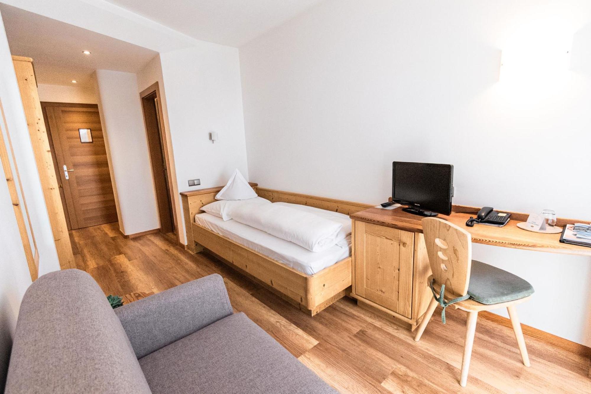 Hotel Ultnerhof Santa Gertrude Екстериор снимка